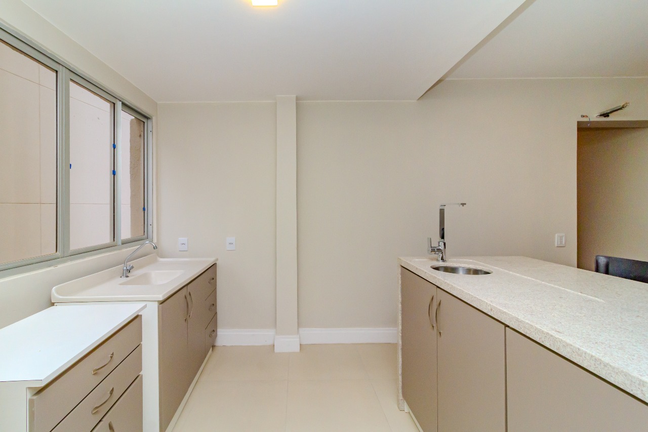 Apartamento à venda no Pioneiros: 