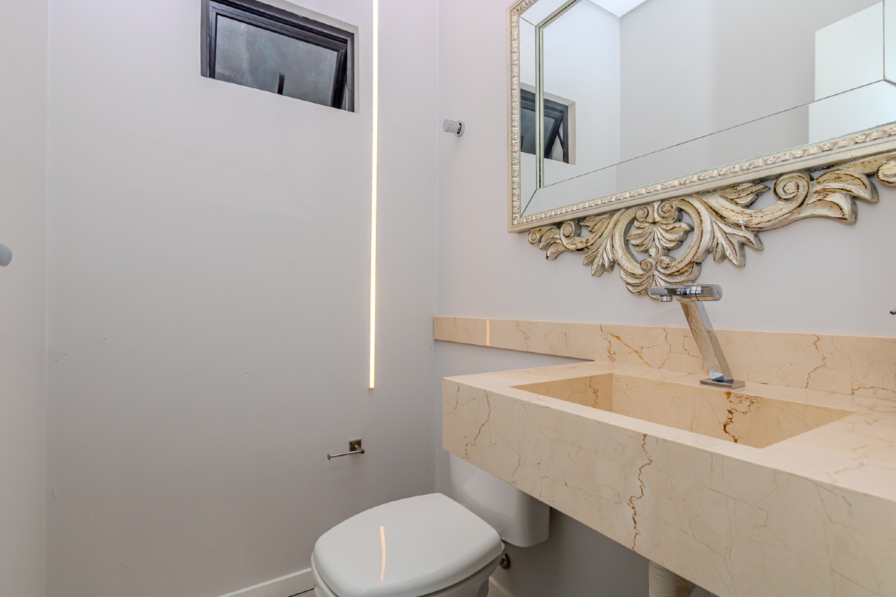 Apartamento à venda no Pioneiros: 