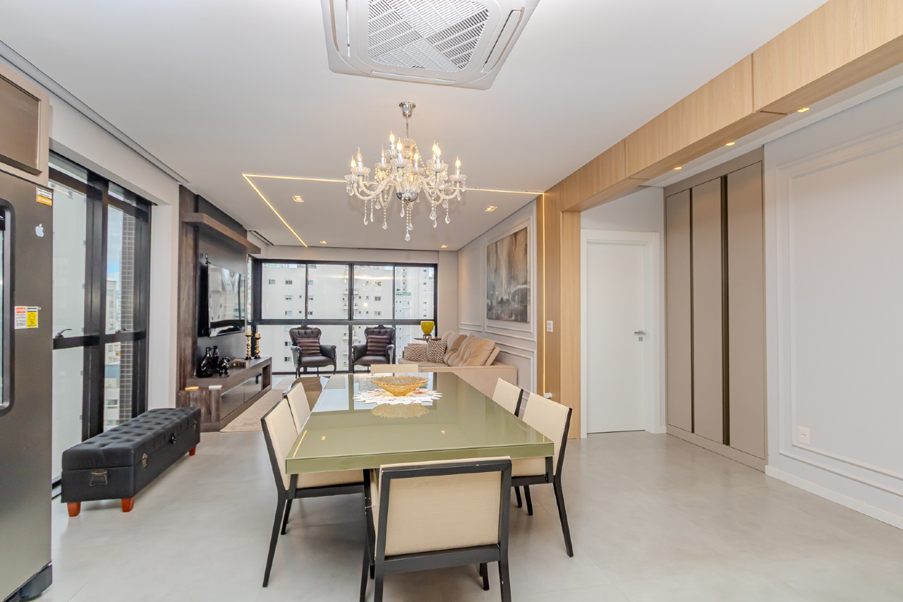 Apartamento à venda no Pioneiros: 
