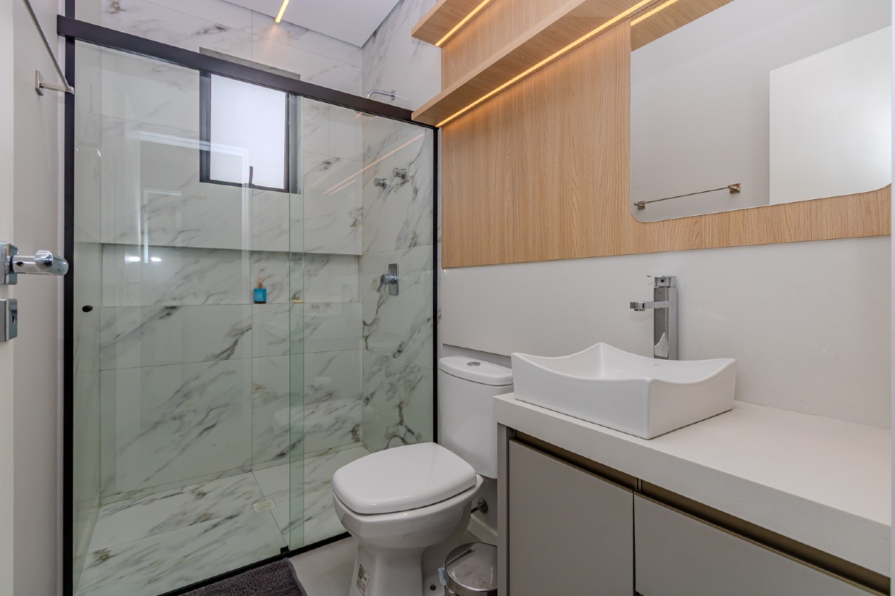 Apartamento à venda no Pioneiros: 
