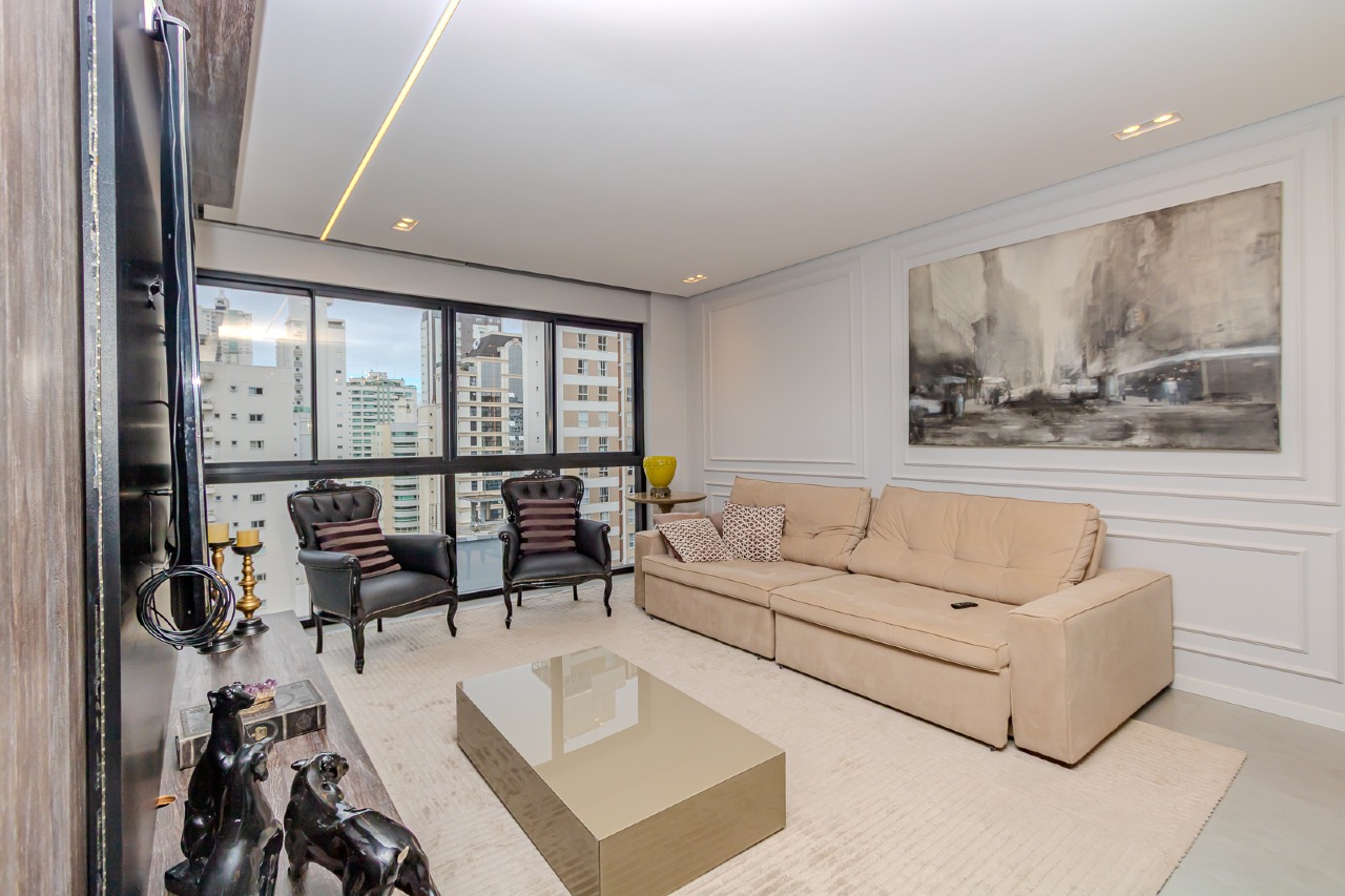 Apartamento à venda no Pioneiros: 