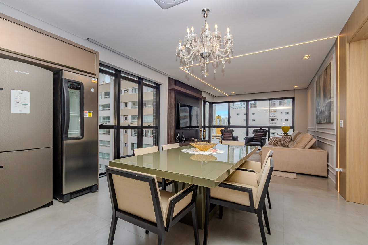 Apartamento à venda no Pioneiros: 