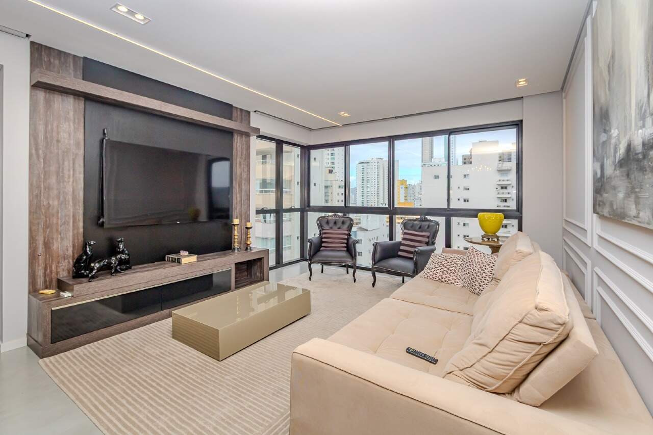 Apartamento à venda no Pioneiros: 