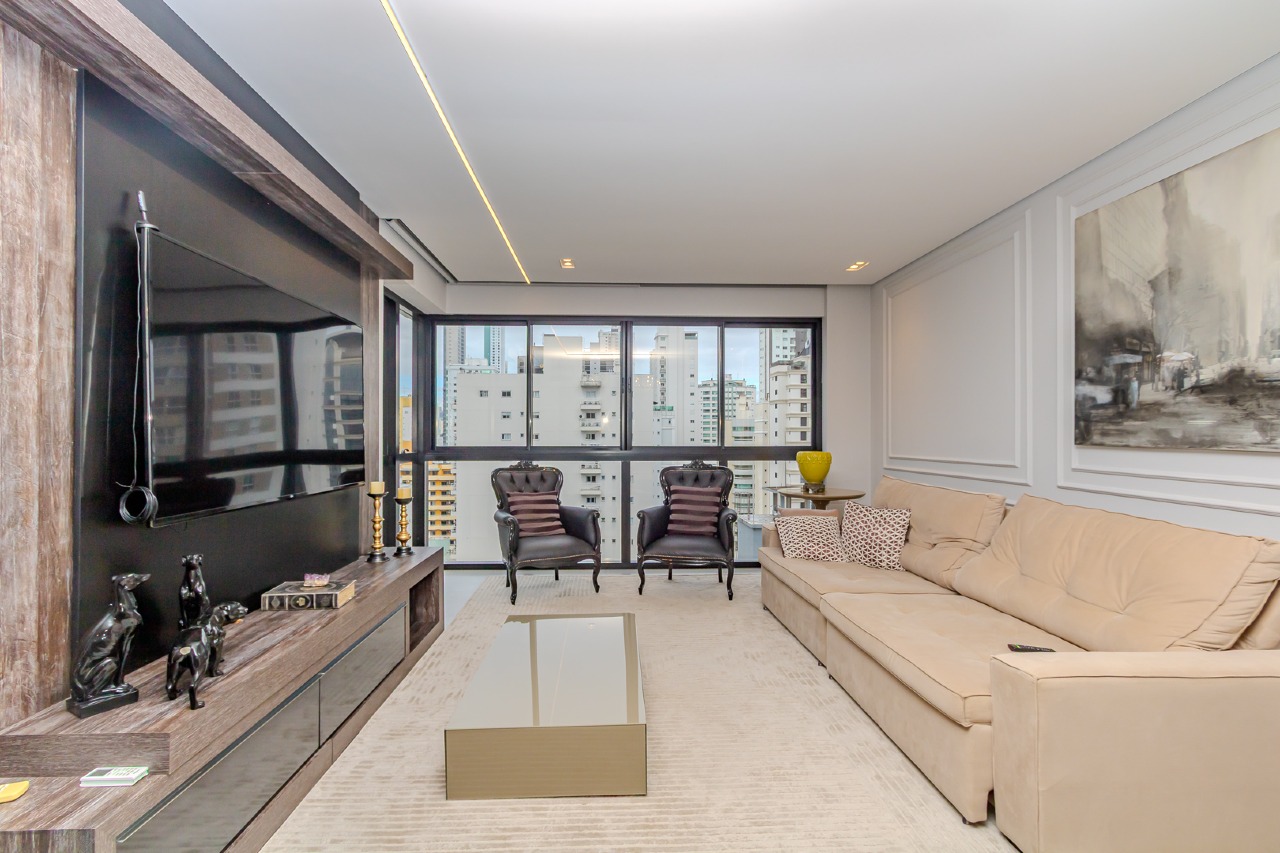Apartamento à venda no Pioneiros: 
