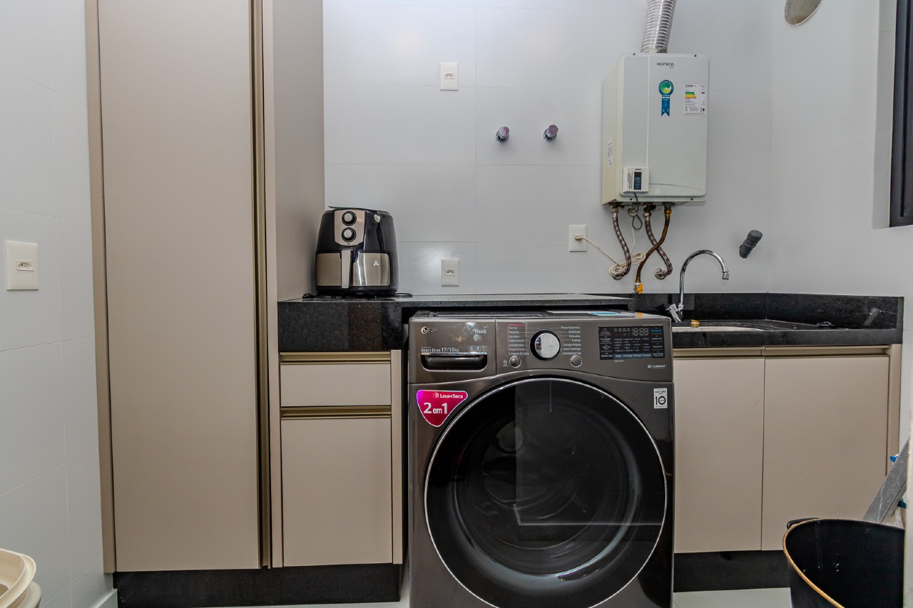 Apartamento à venda no Pioneiros: 