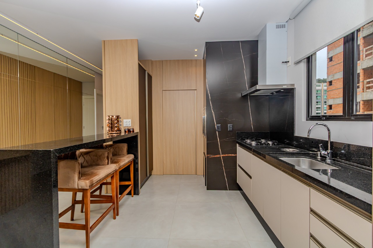 Apartamento à venda no Pioneiros: 