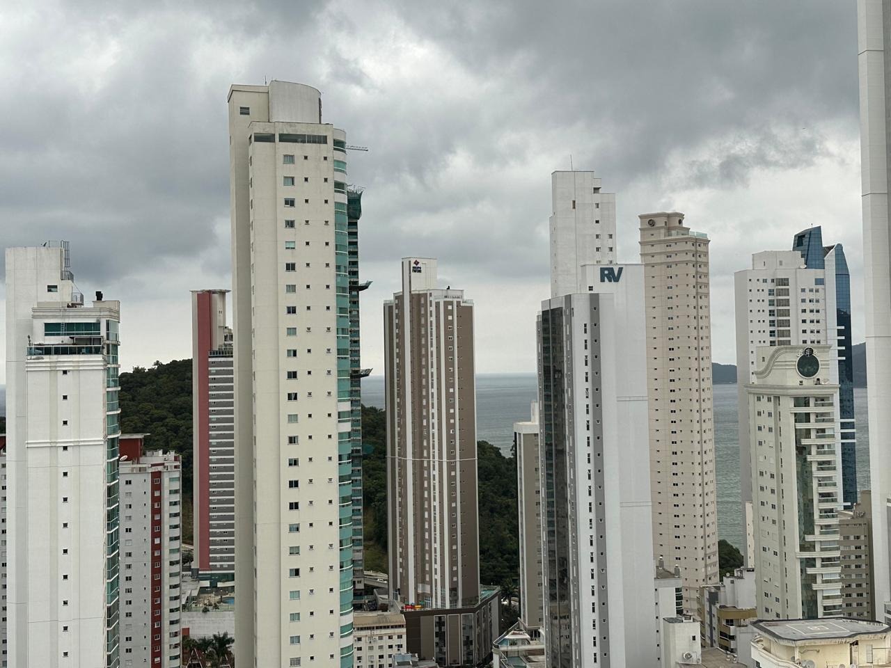 Apartamento à venda no Pioneiros: 