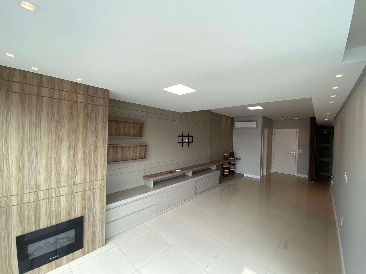 Apartamento à venda no Pioneiros: 