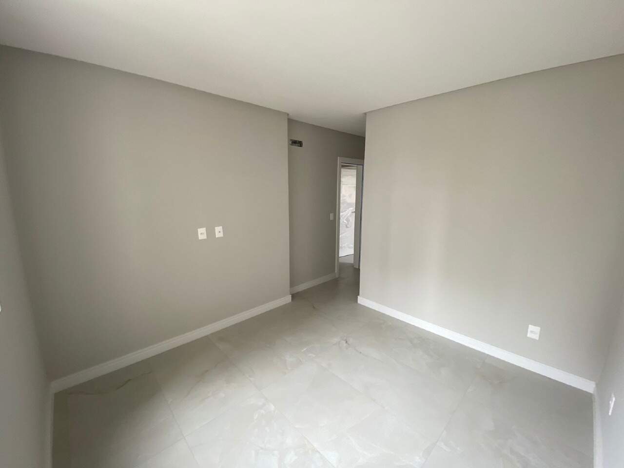 Apartamento à venda no Pioneiros: 
