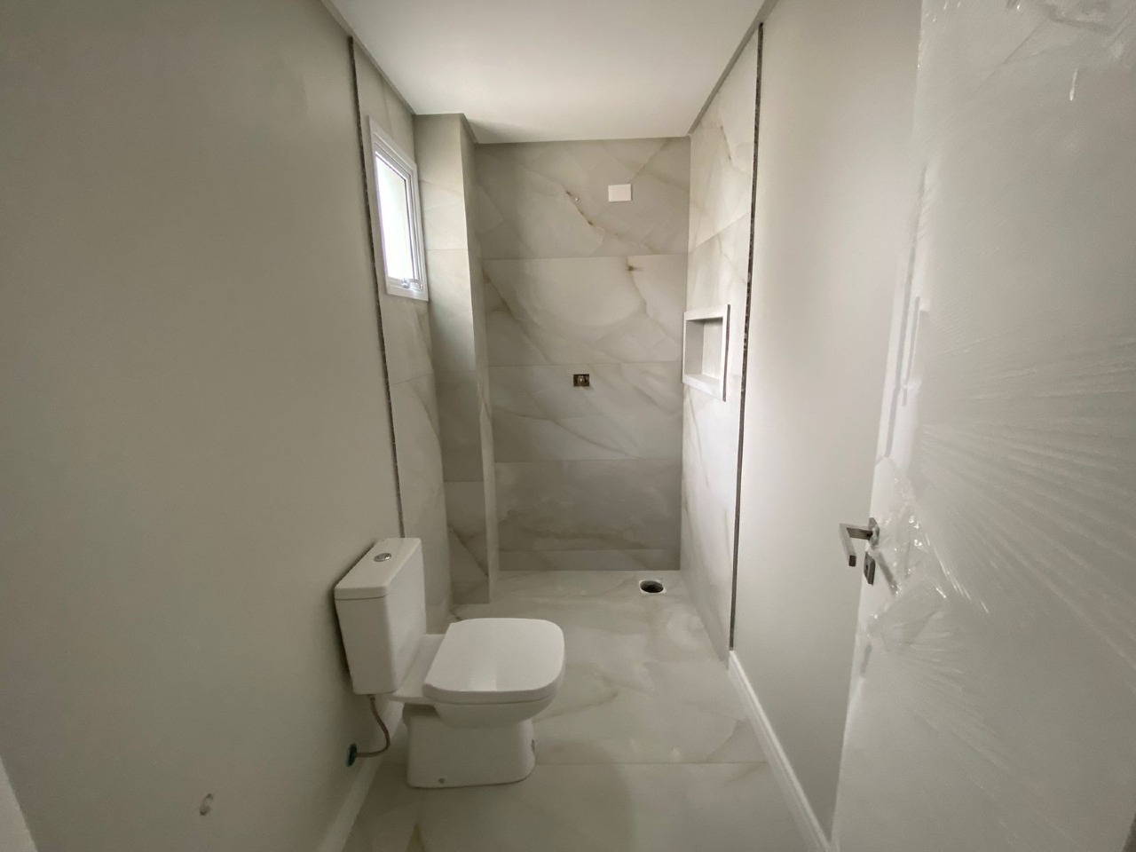 Apartamento à venda no Pioneiros: 