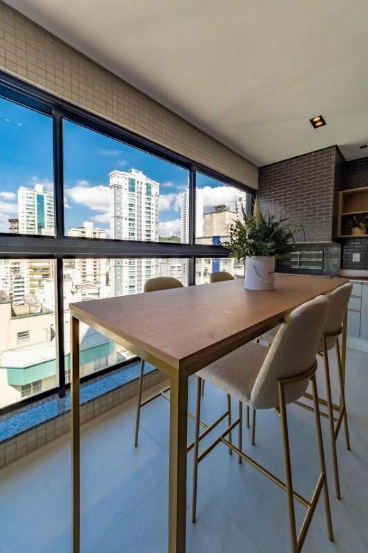Apartamento diferenciado à venda no Centro: 