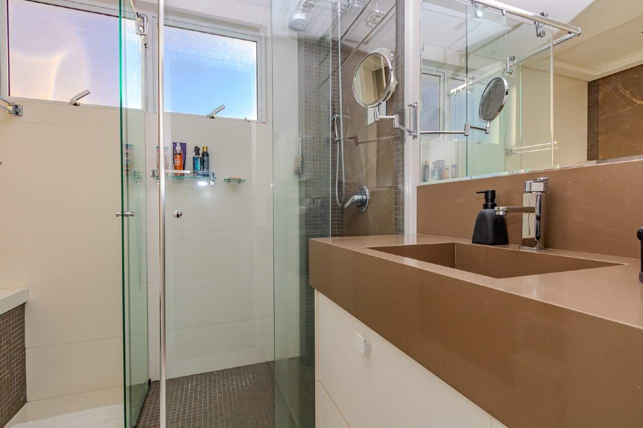 Apartamento à venda no Pioneiros: 