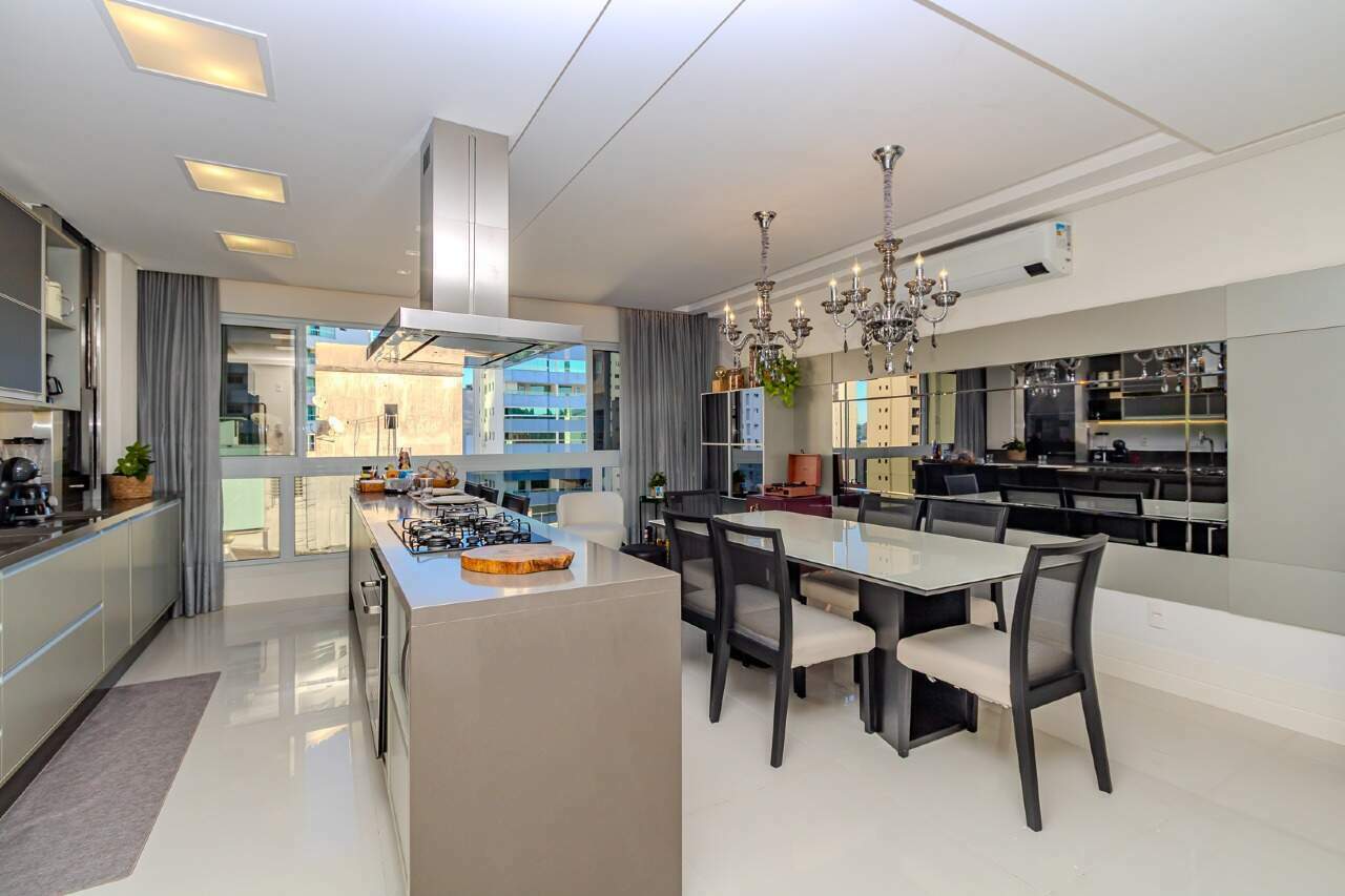 Apartamento à venda no Pioneiros: 