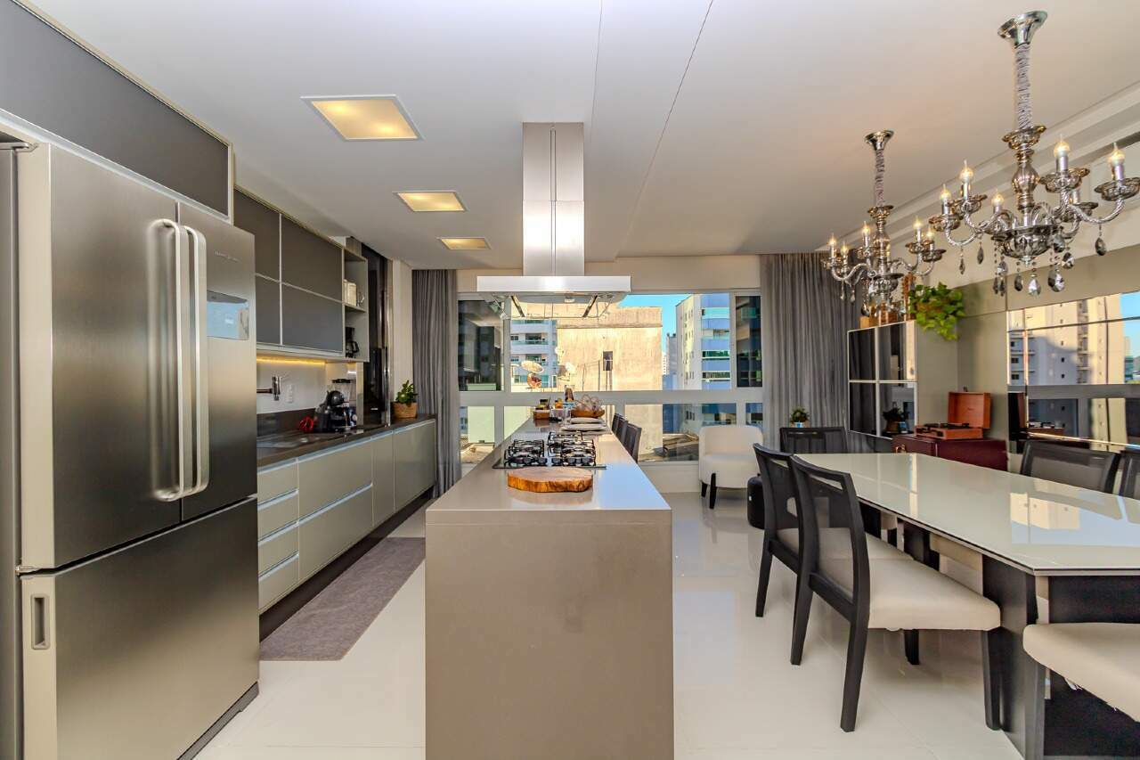 Apartamento à venda no Pioneiros: 