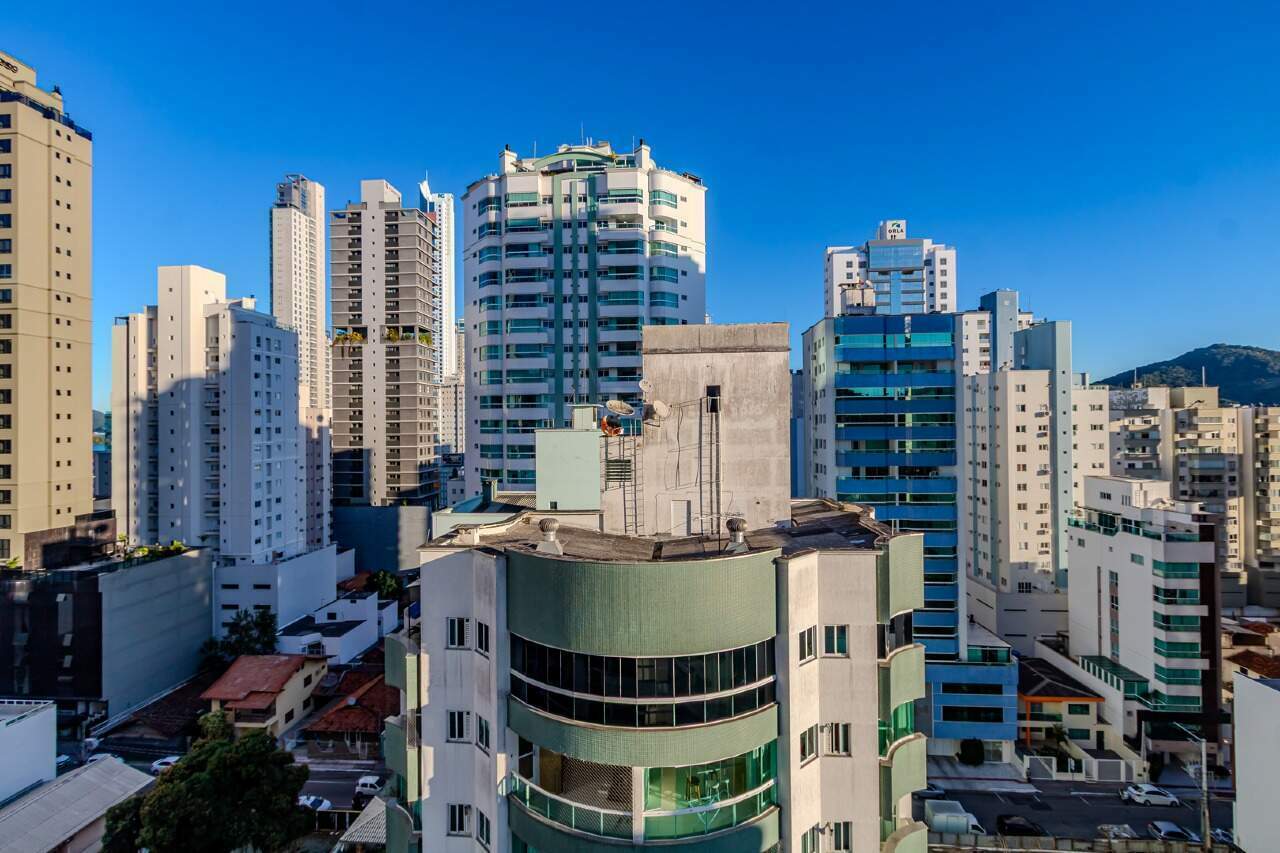 Apartamento à venda no Pioneiros: 