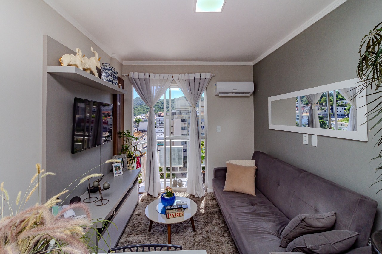 Apartamento à venda no Pioneiros: 
