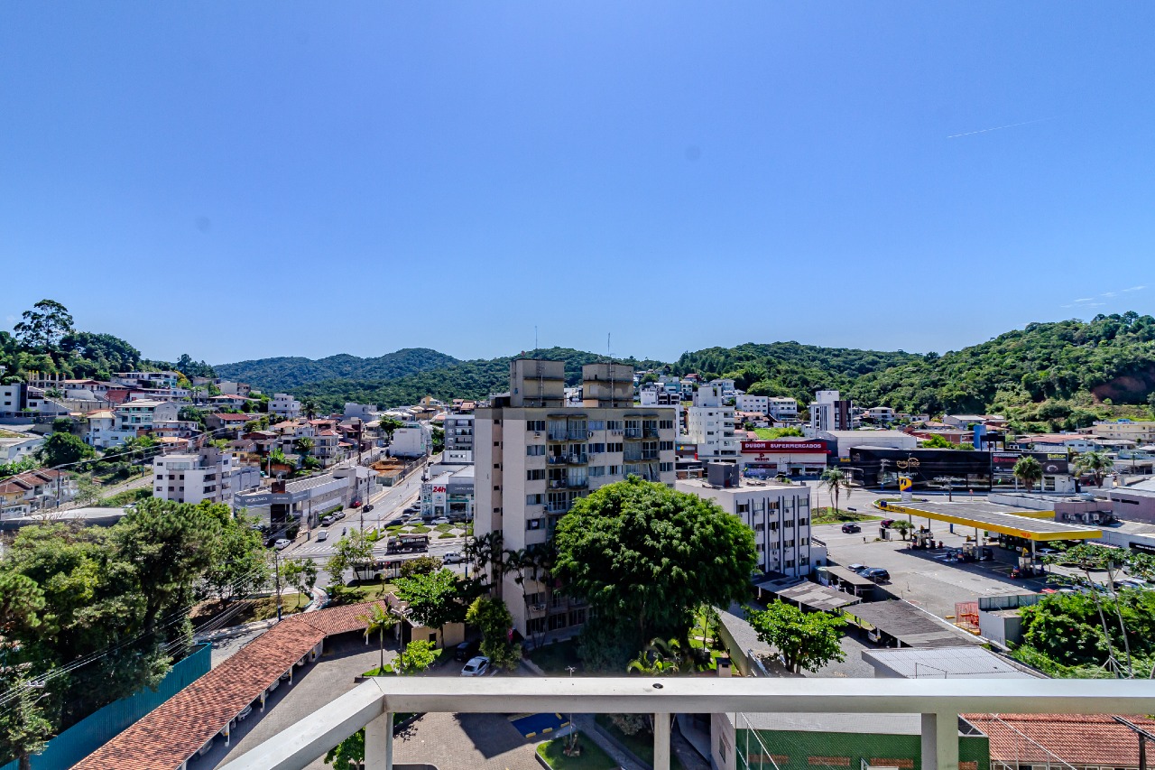 Apartamento à venda no Pioneiros: 