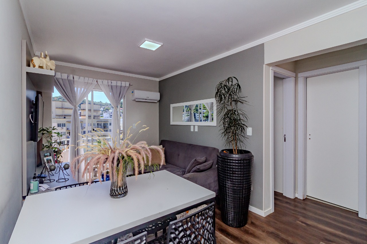 Apartamento à venda no Pioneiros: 