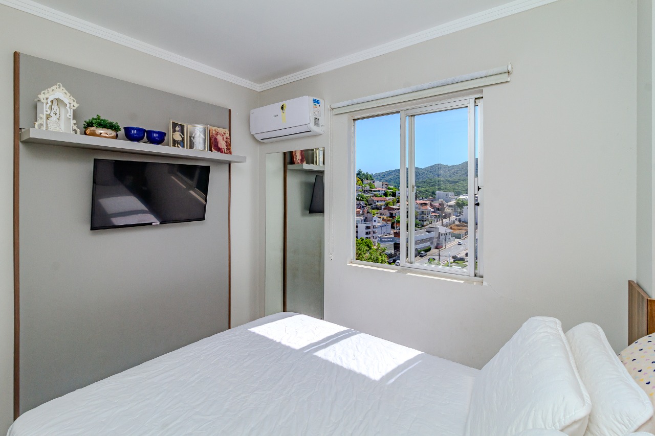 Apartamento à venda no Pioneiros: 