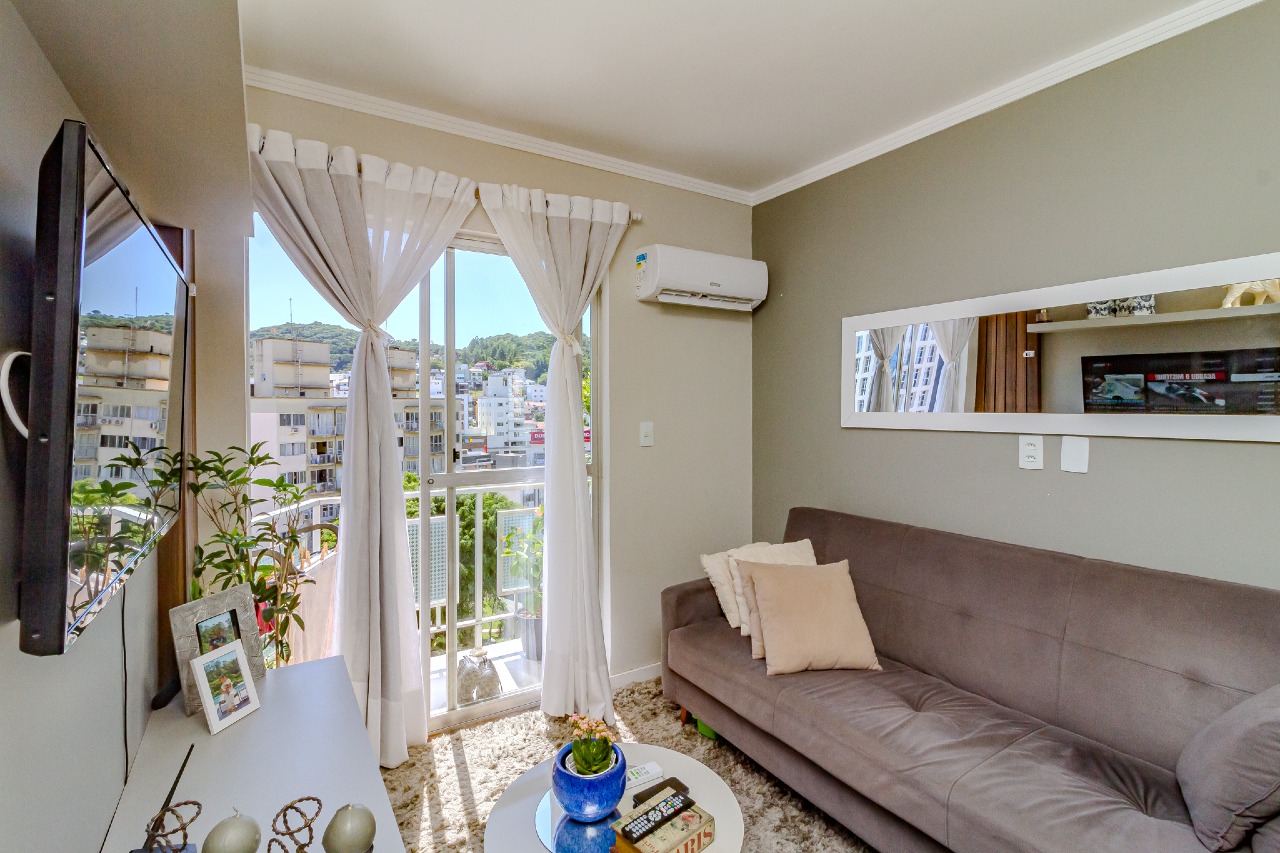 Apartamento à venda no Pioneiros: 