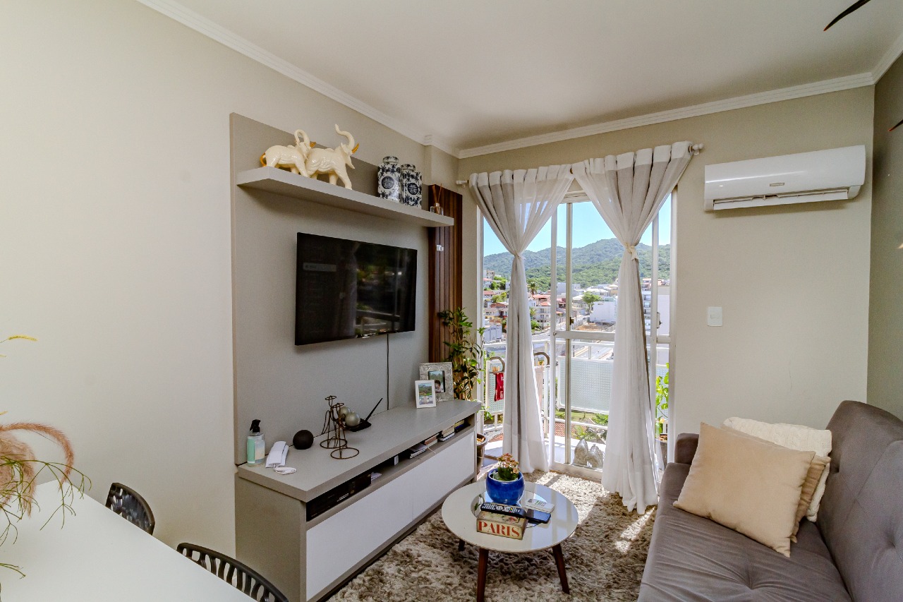 Apartamento à venda no Pioneiros: 