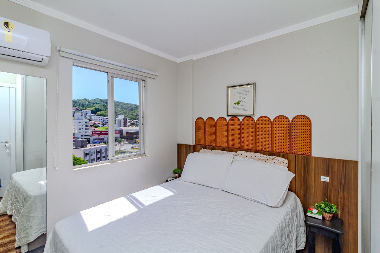 Apartamento à venda no Pioneiros: 