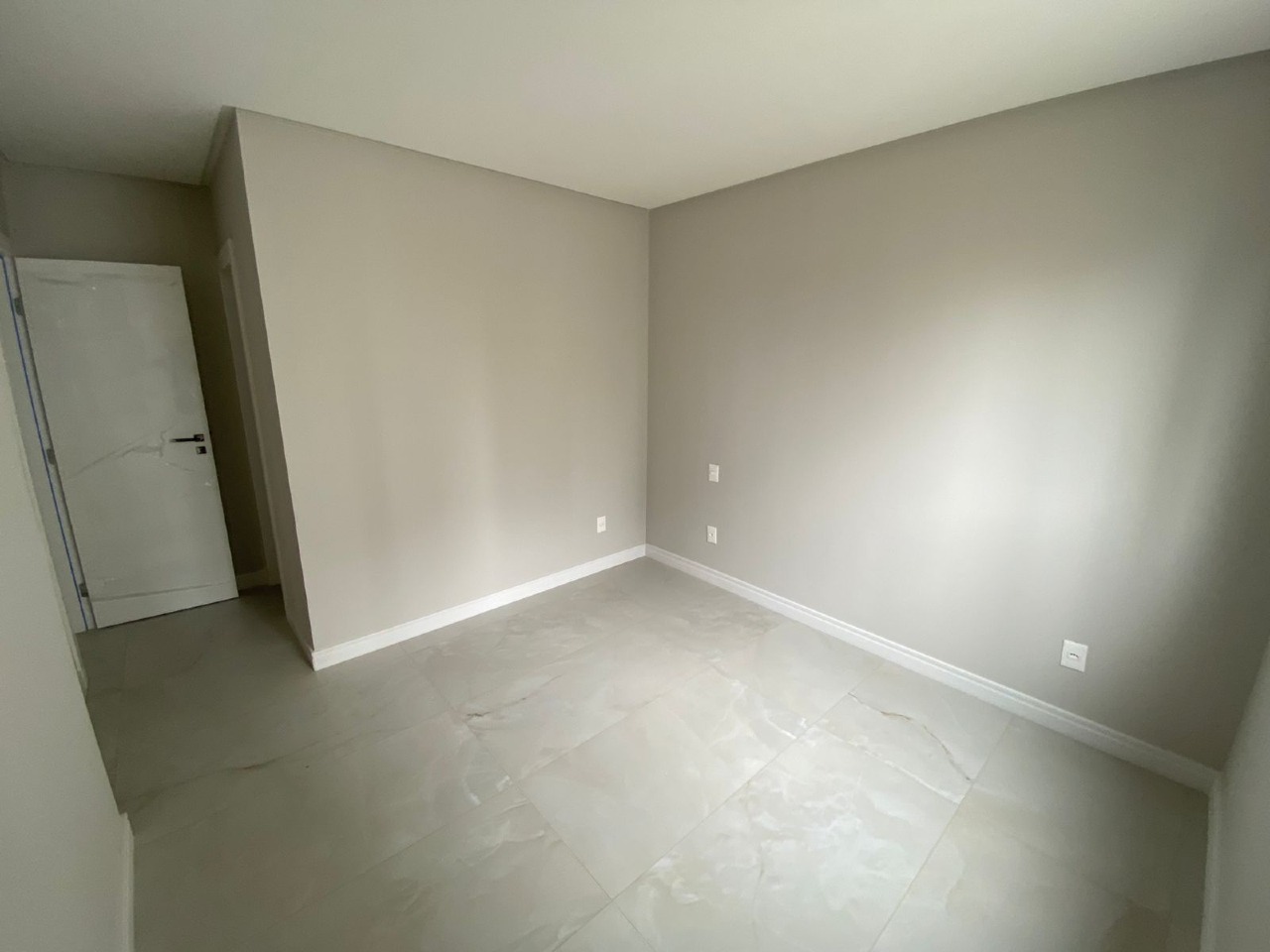 Apartamento à venda no Pioneiros: 