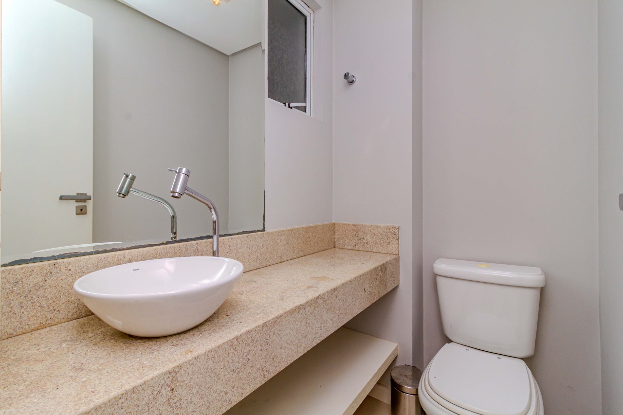 Apartamento à venda no Pioneiros: 