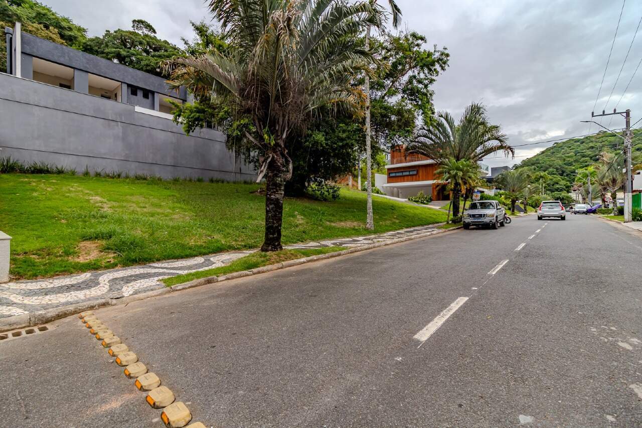 Terreno em Condomínio à venda no Barra: 