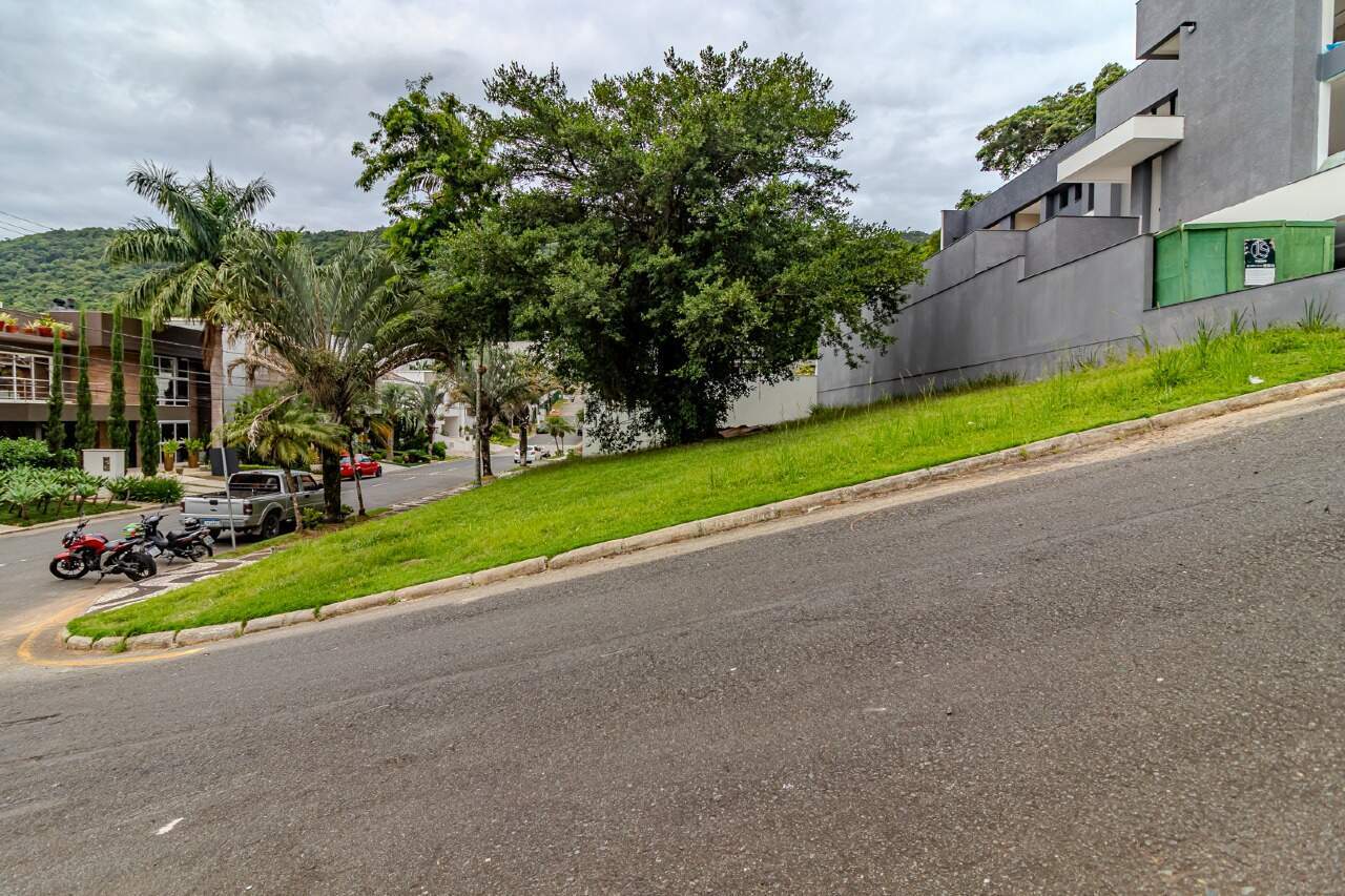 Terreno em Condomínio à venda no Barra: 