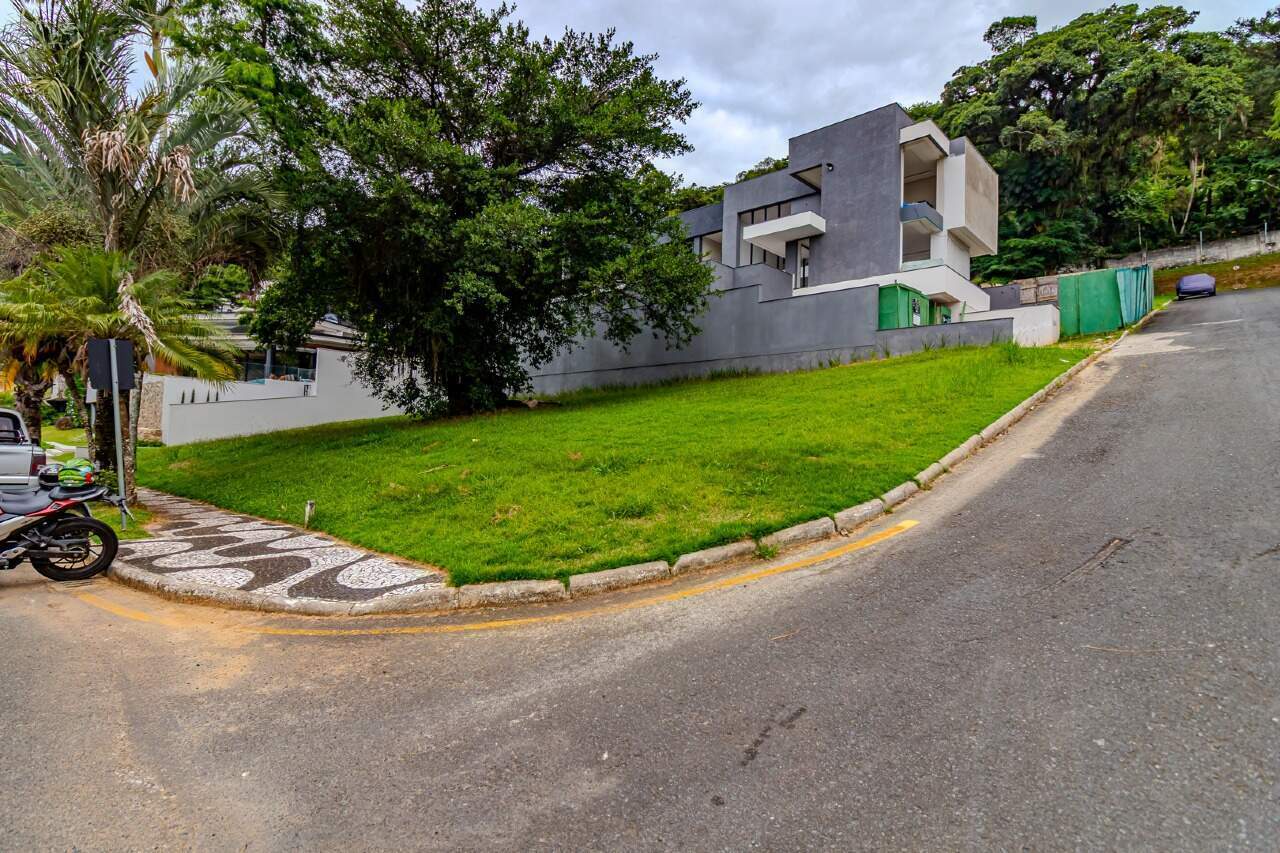 Terreno em Condomínio à venda no Barra: 