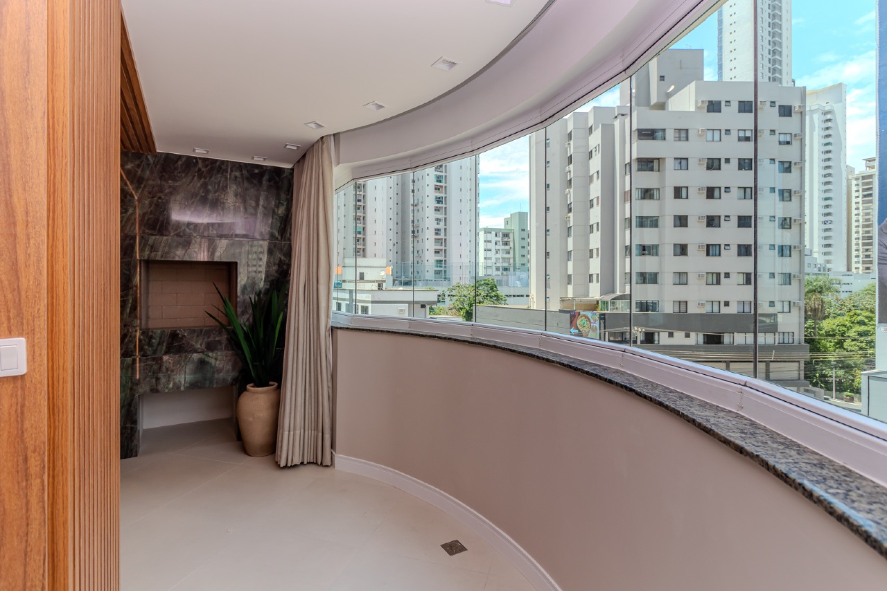 Apartamento à venda no Pioneiros: 