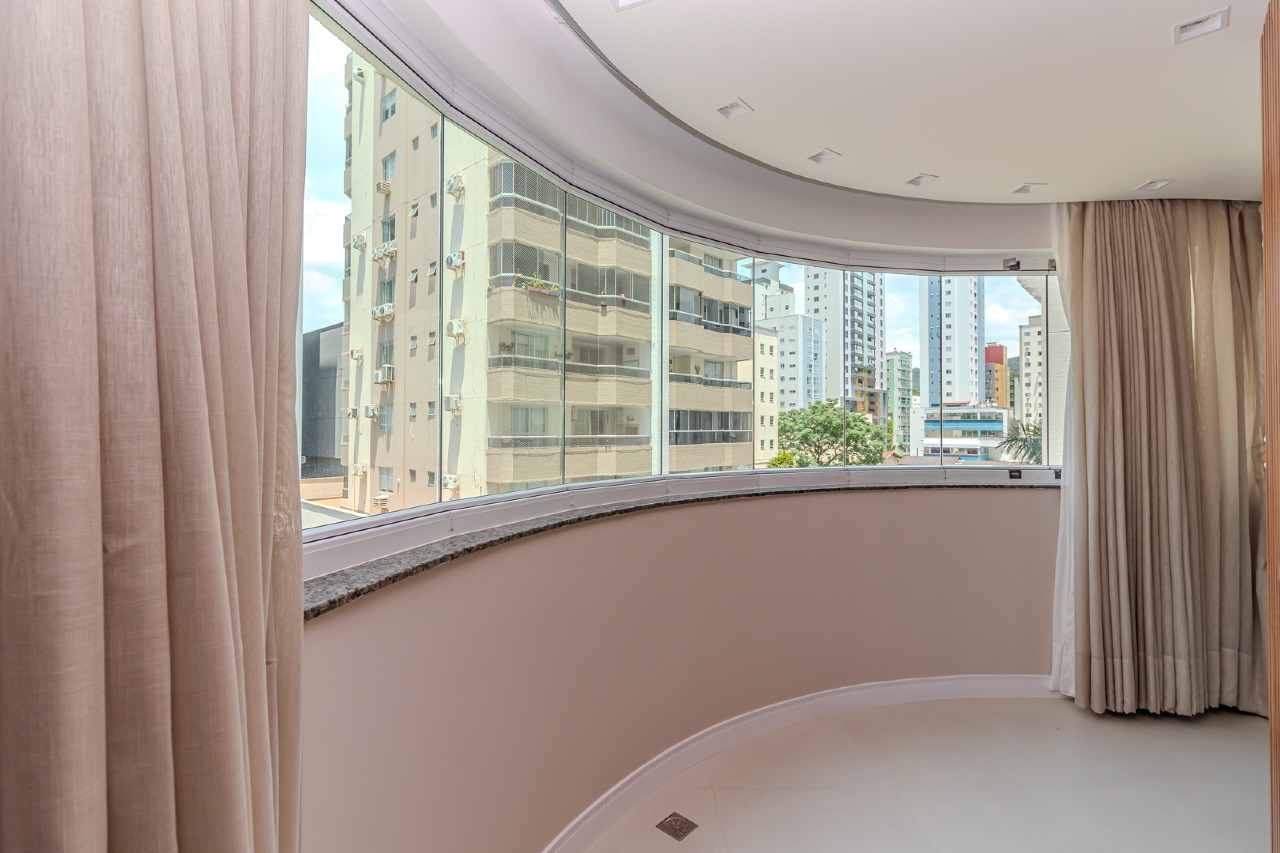Apartamento à venda no Pioneiros: 