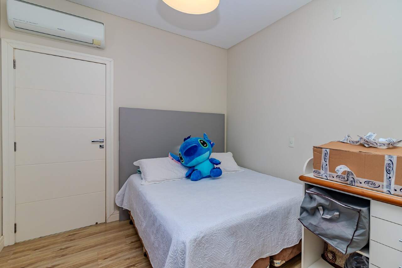 Casa de Condomínio à venda no Centro: 