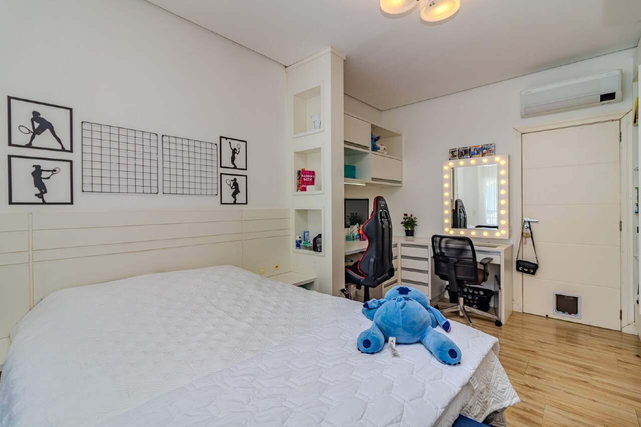 Casa de Condomínio à venda no Centro: 