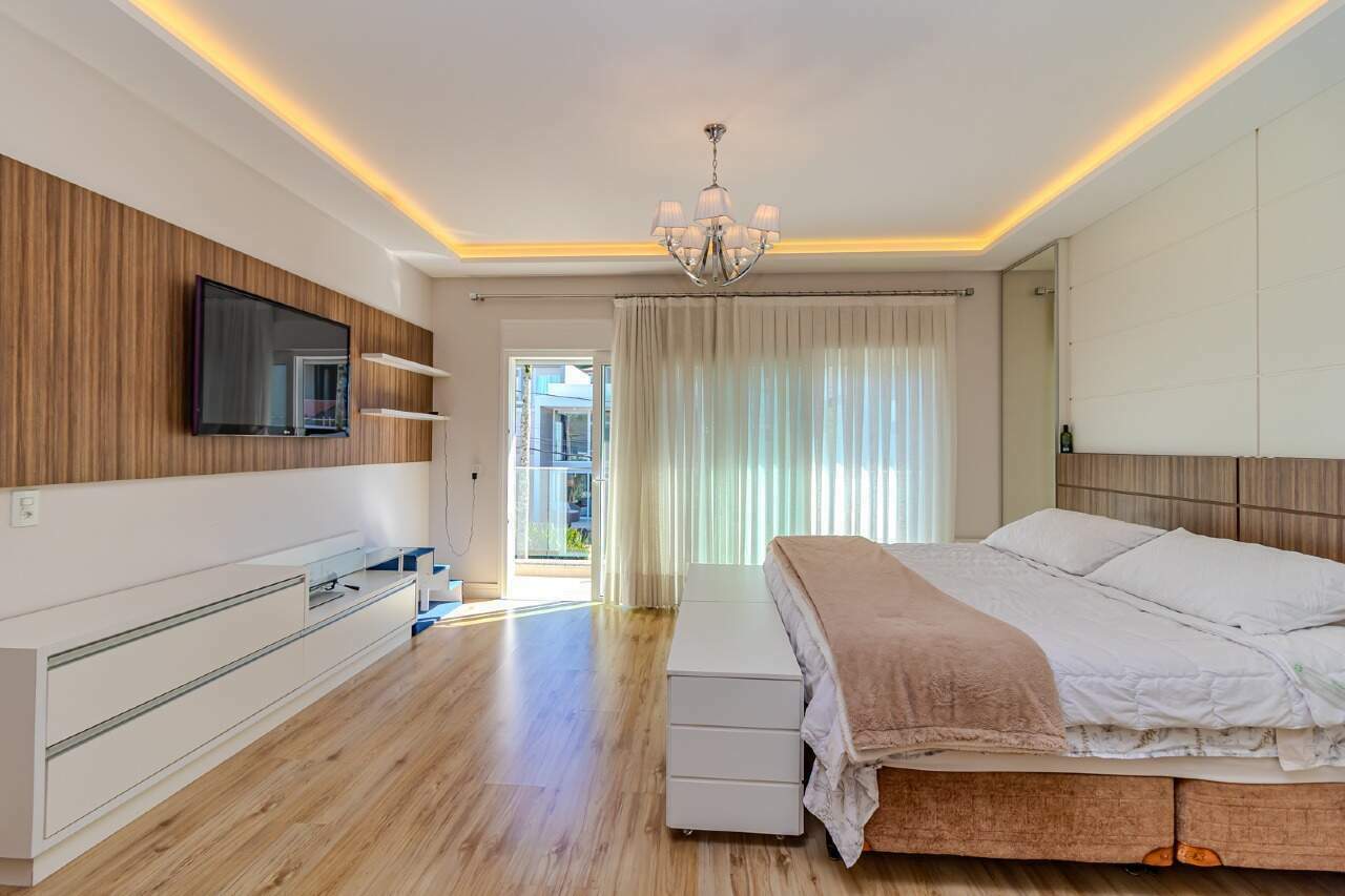 Casa de Condomínio à venda no Centro: 