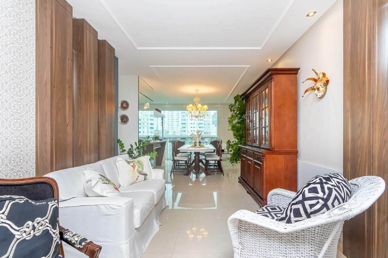 Apartamento à venda no Pioneiros: 