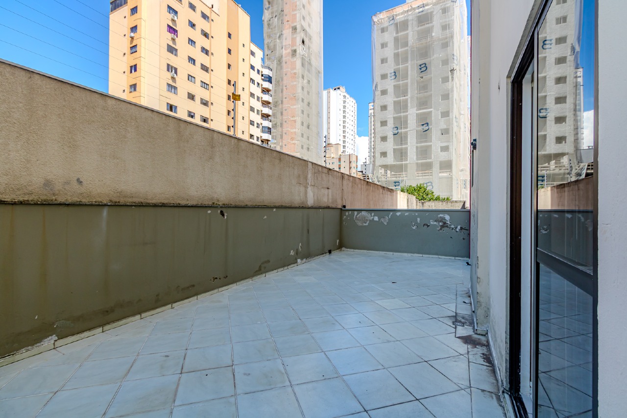 Apartamento diferenciado à venda no Centro: 