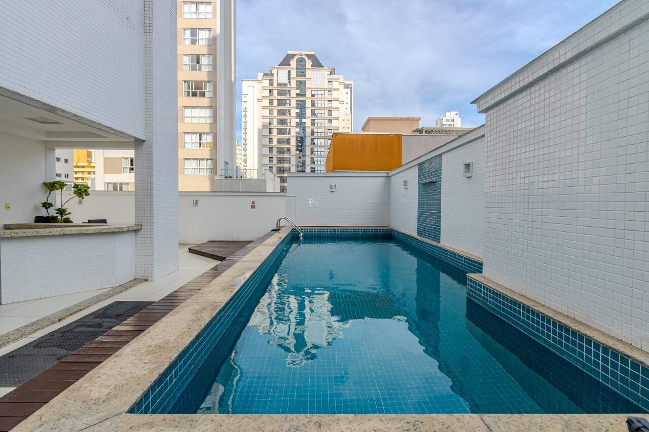 Apartamento à venda no Pioneiros: 