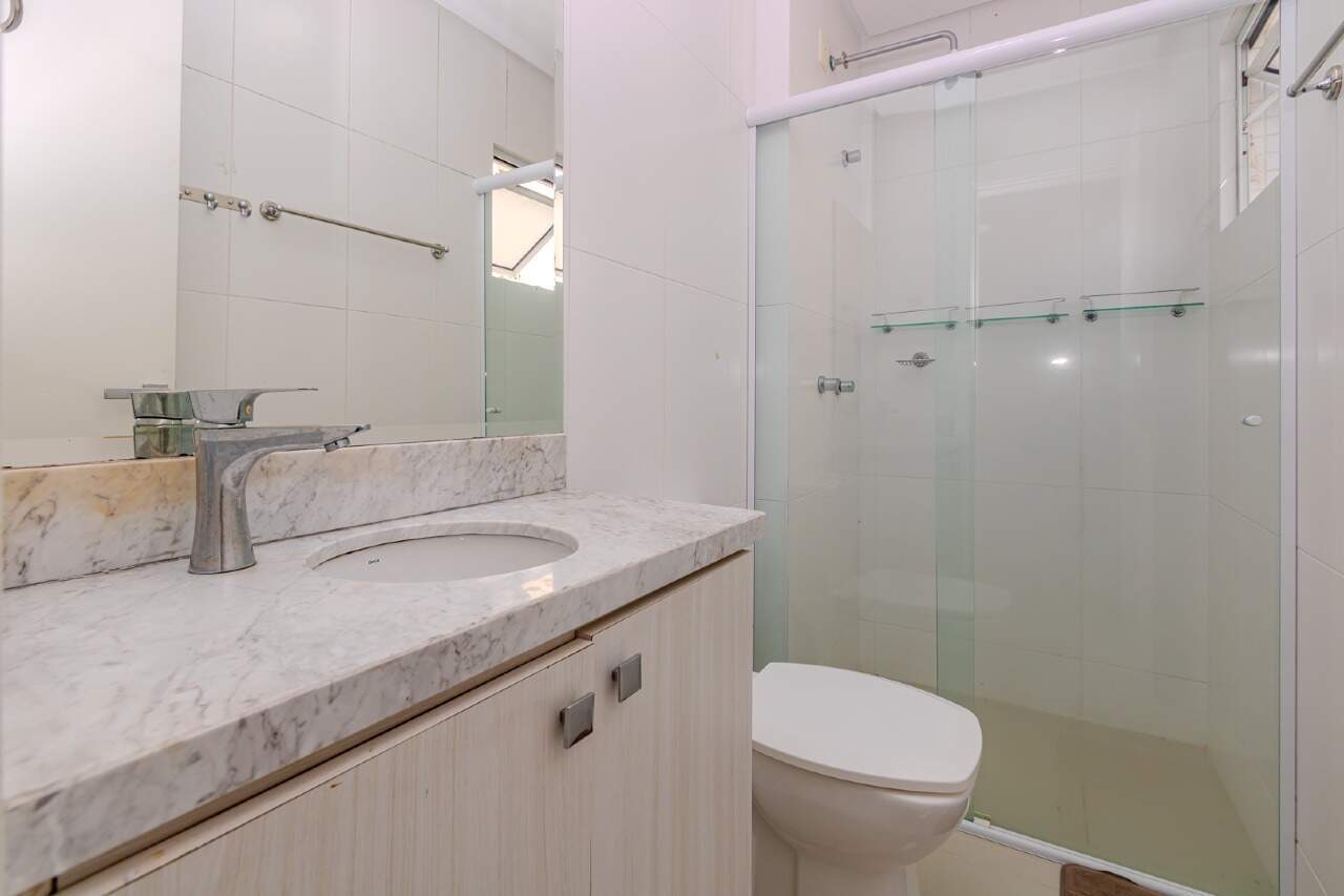 Apartamento à venda no Pioneiros: 