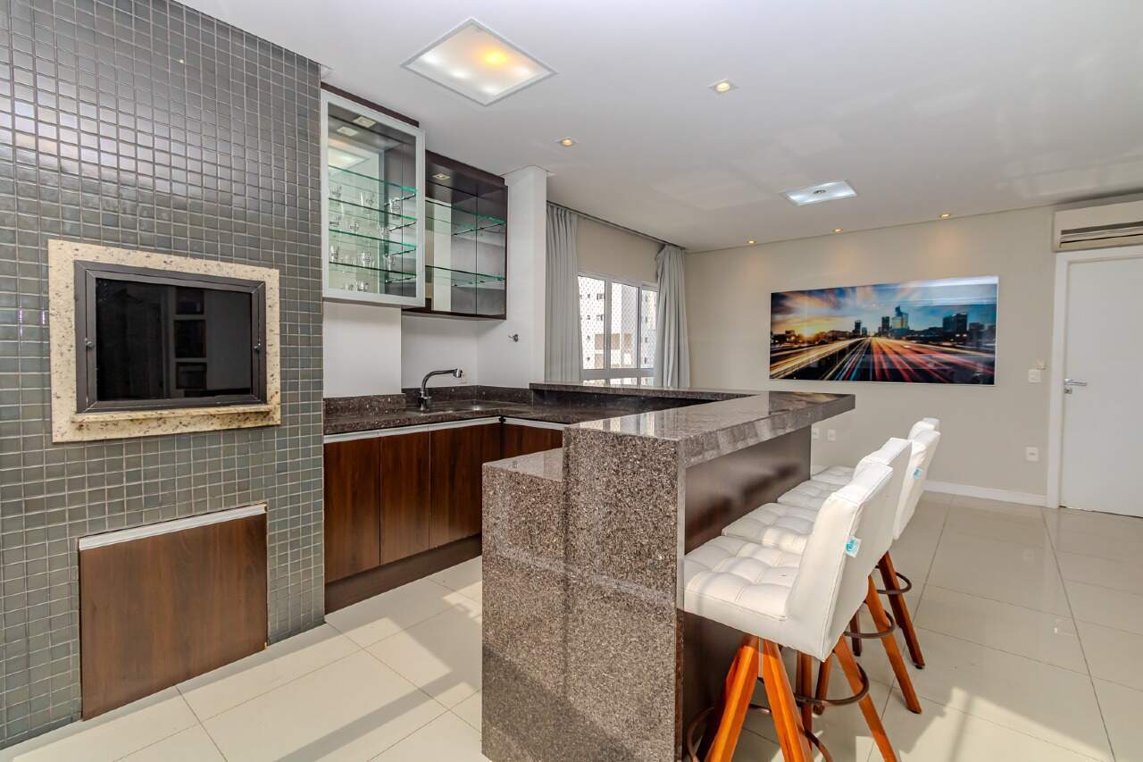 Apartamento à venda no Pioneiros: 