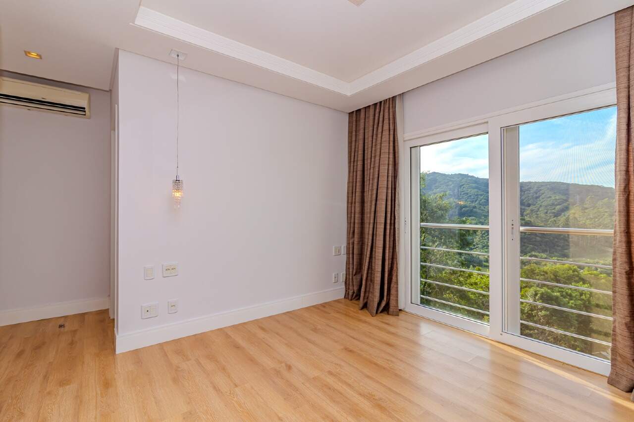 Casa de Condomínio à venda no Ariribá: 
