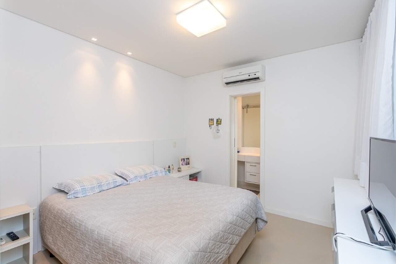 Apartamento à venda no Pioneiros: 