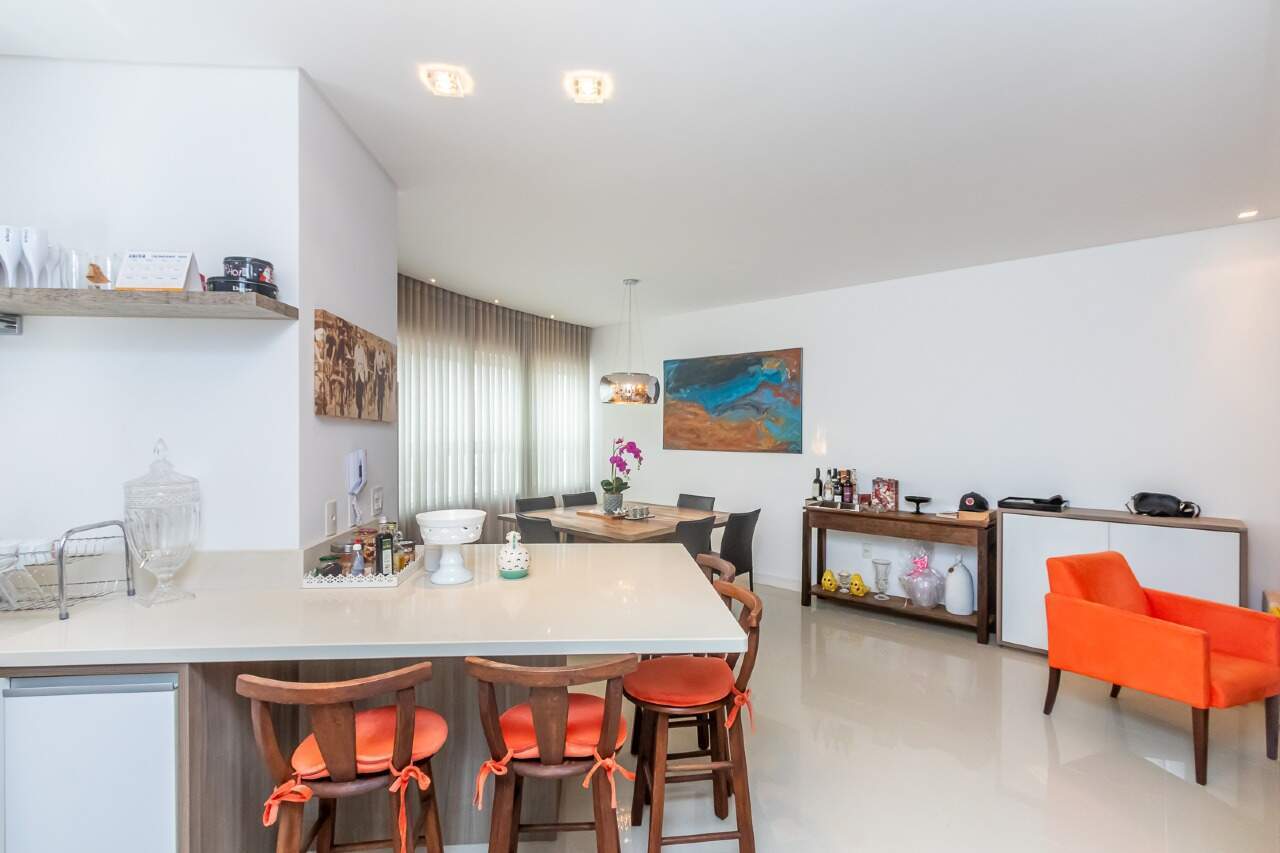 Apartamento à venda no Pioneiros: 