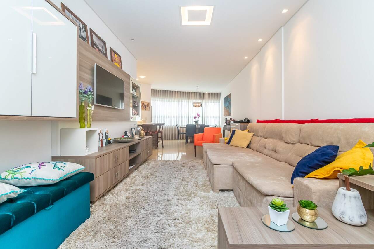 Apartamento à venda no Pioneiros: 