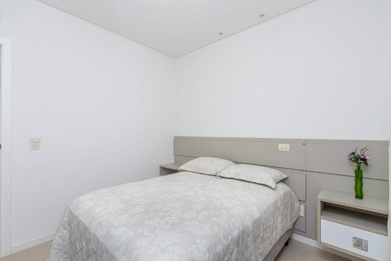 Apartamento à venda no Pioneiros: 