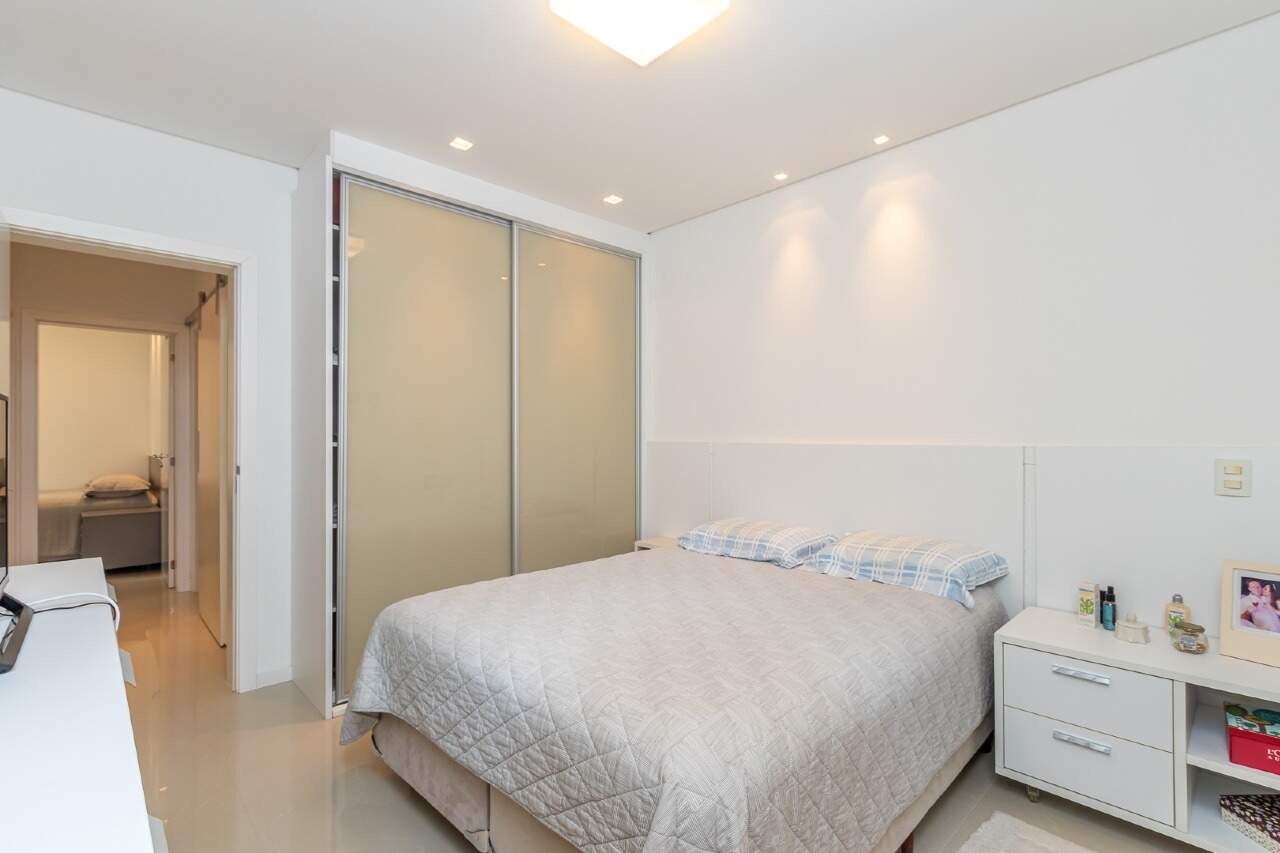 Apartamento à venda no Pioneiros: 
