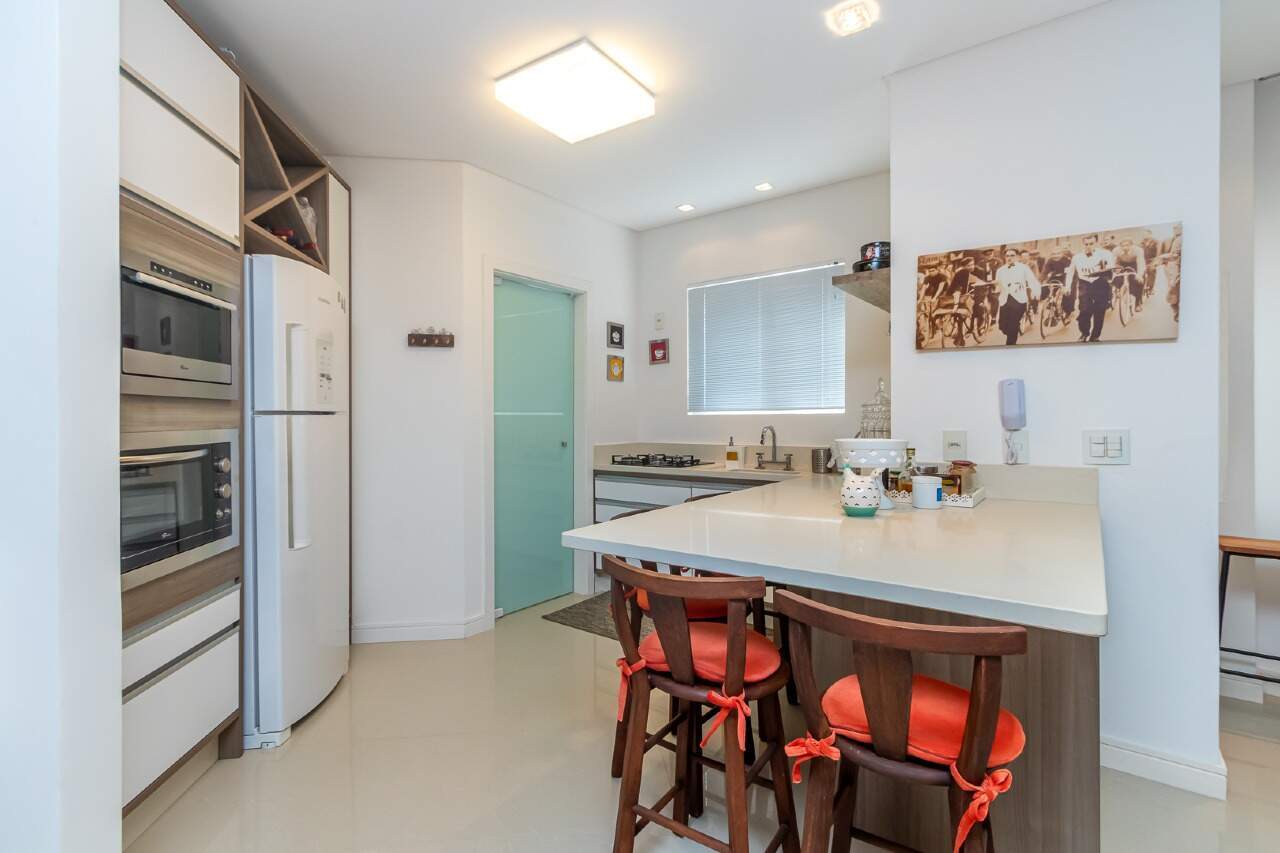 Apartamento à venda no Pioneiros: 
