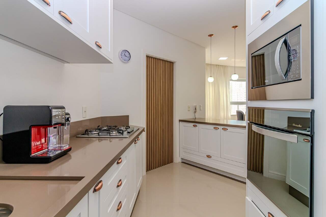 Apartamento à venda no Pioneiros: 