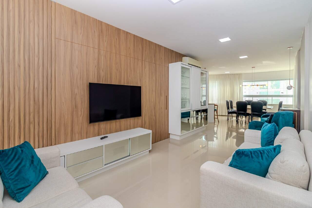 Apartamento à venda no Pioneiros: 